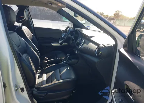 2018 Nissan Kicks Sr из США, поврежденный, VIN 3N1CP5CU7JL544328